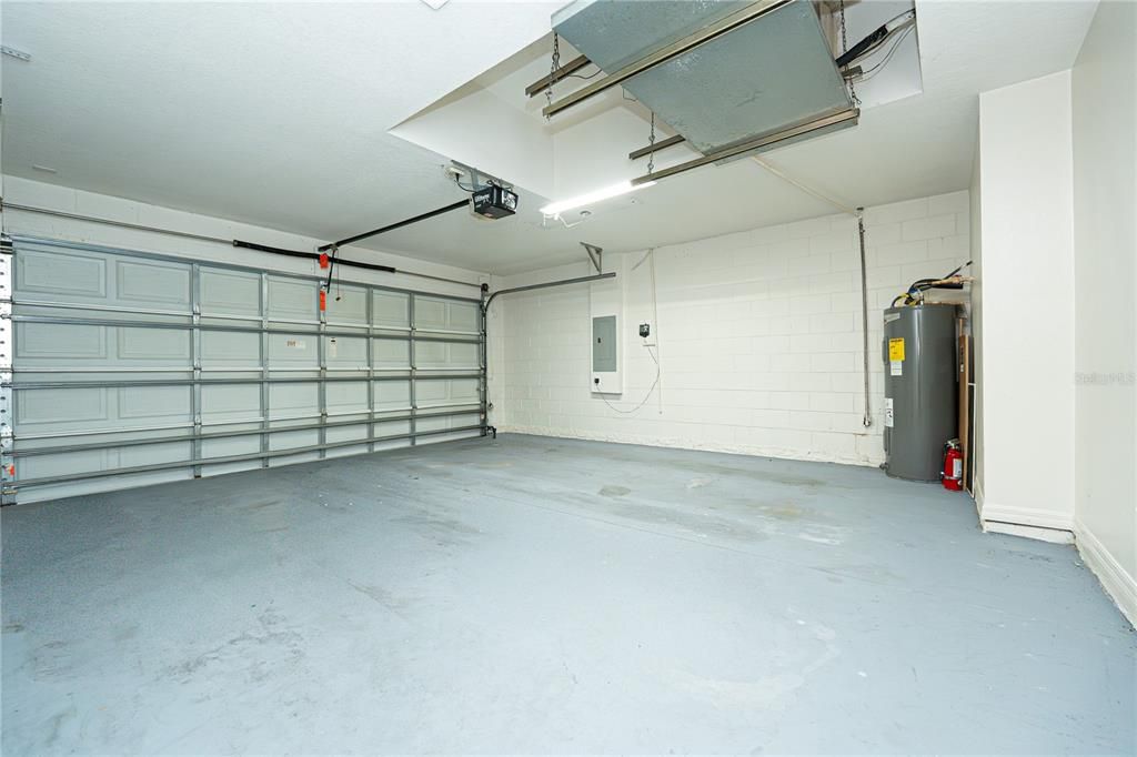 For Rent: $2,350 (4 beds, 2 baths, 1688 Square Feet)