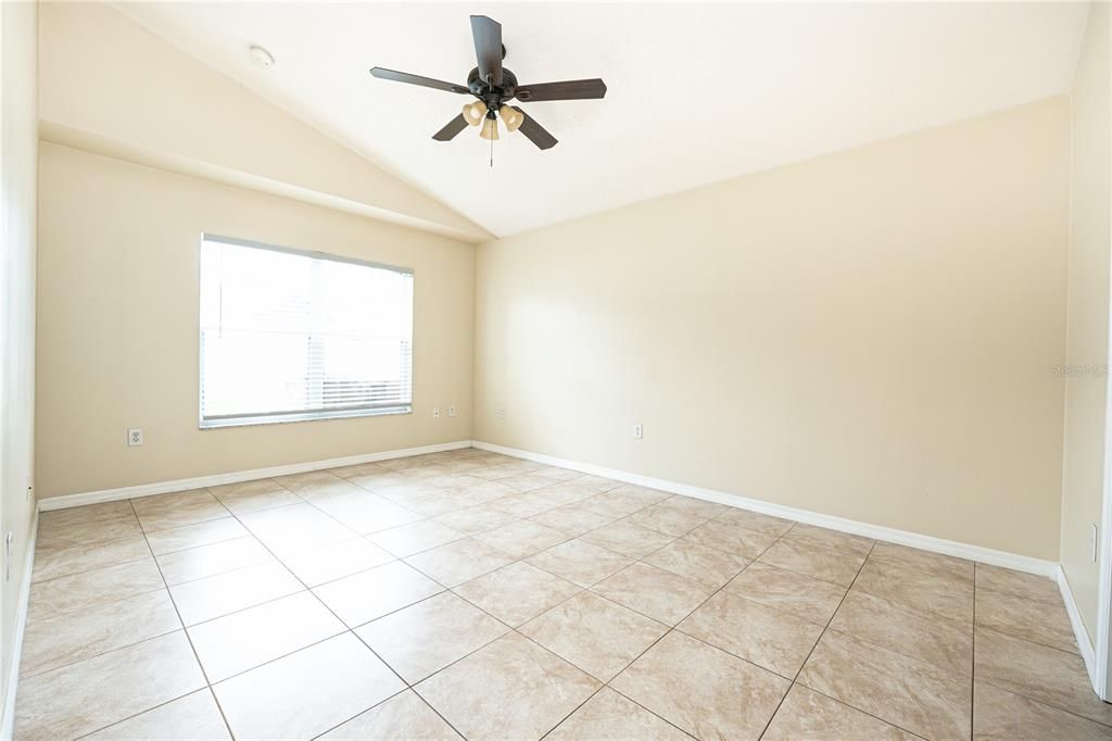 For Rent: $2,350 (4 beds, 2 baths, 1688 Square Feet)