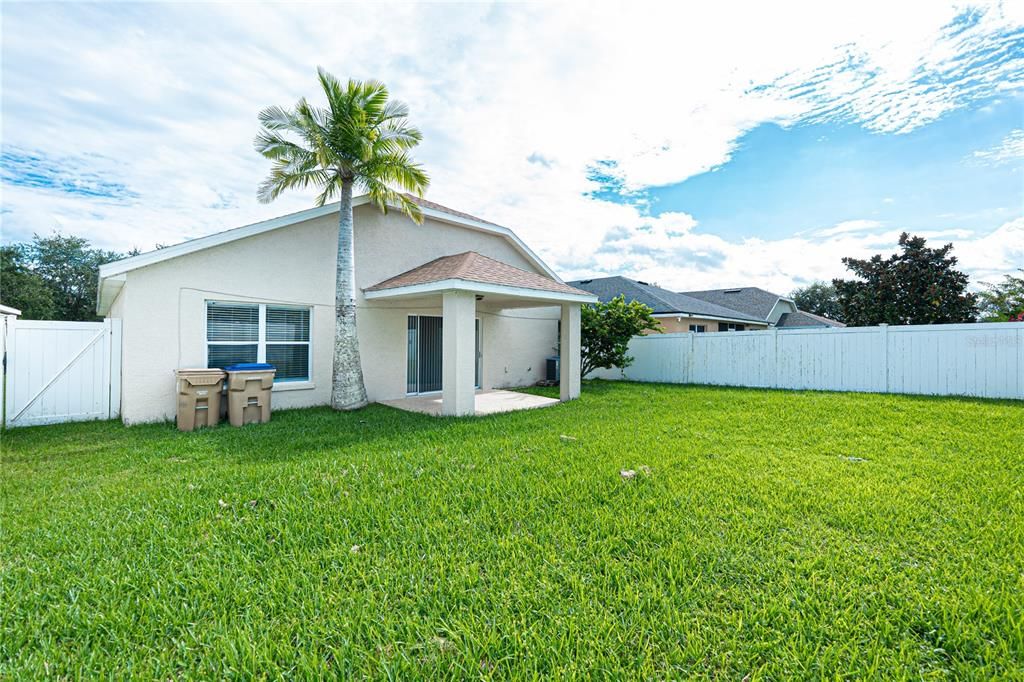 For Rent: $2,350 (4 beds, 2 baths, 1688 Square Feet)