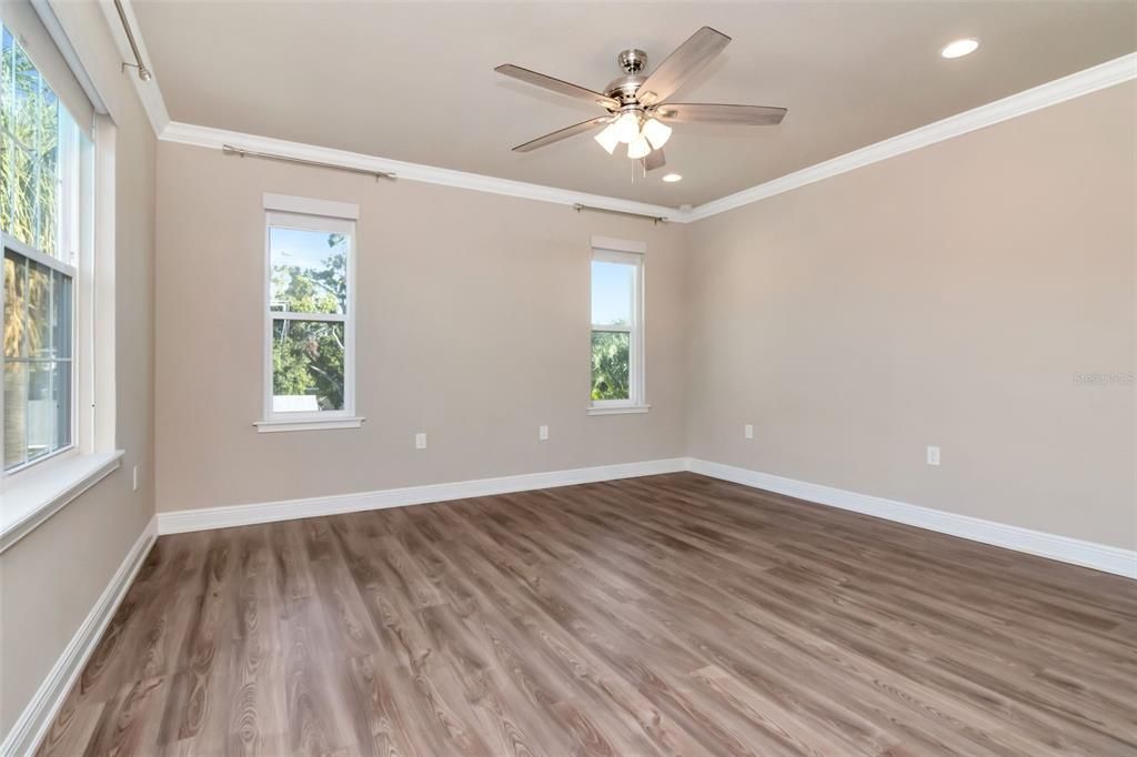 For Sale: $749,000 (3 beds, 2 baths, 2000 Square Feet)