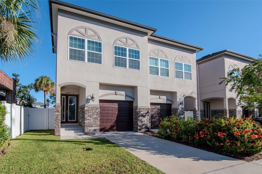 For Sale: $749,000 (3 beds, 2 baths, 2000 Square Feet)