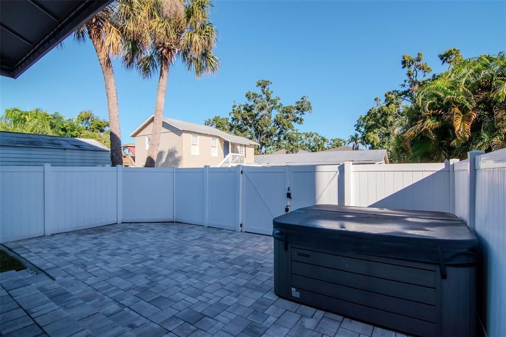 For Sale: $749,000 (3 beds, 2 baths, 2000 Square Feet)