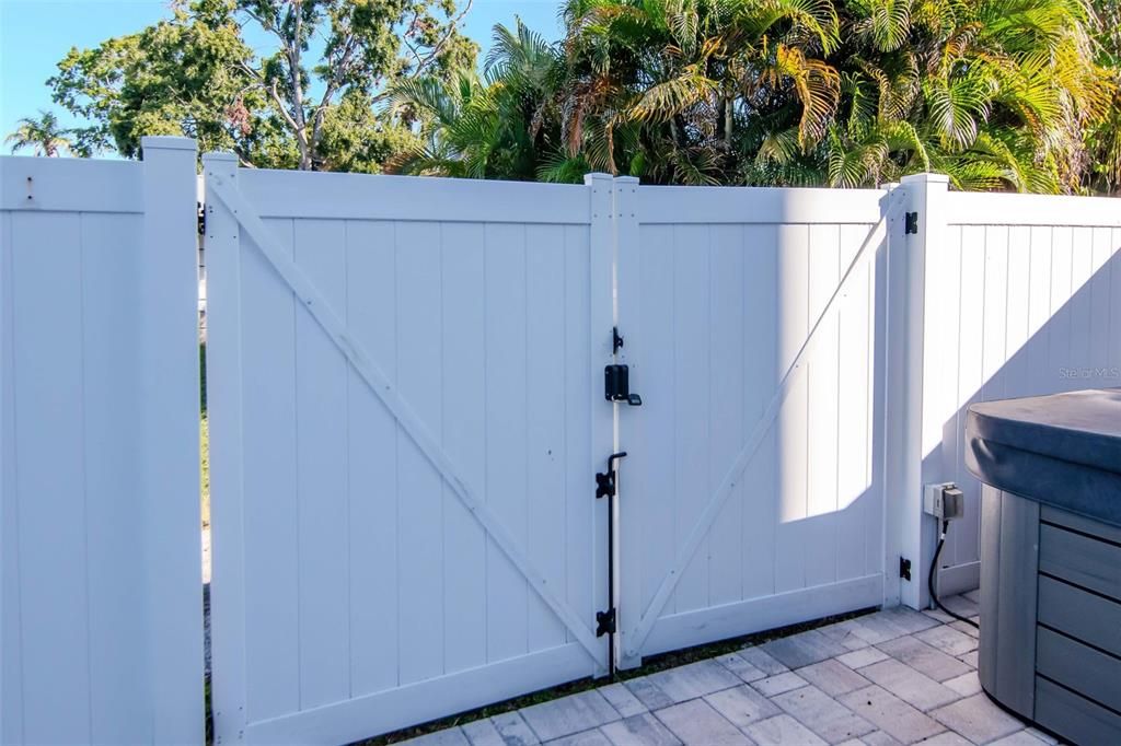 For Sale: $749,000 (3 beds, 2 baths, 2000 Square Feet)