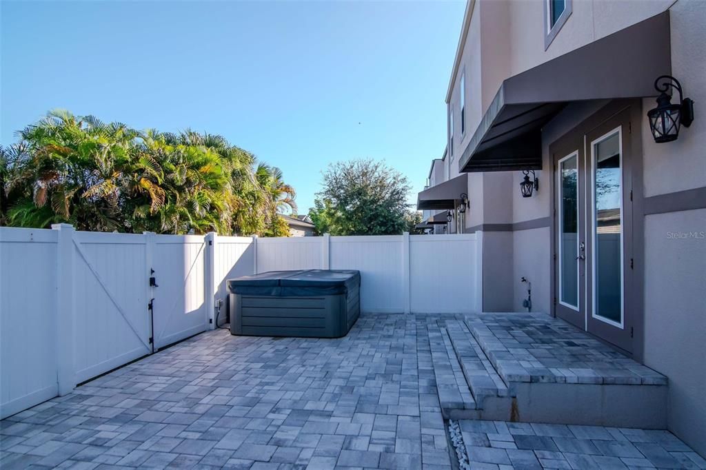 For Sale: $749,000 (3 beds, 2 baths, 2000 Square Feet)