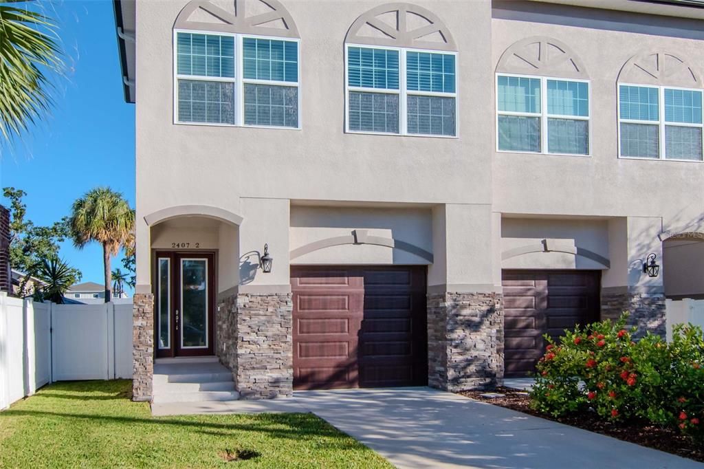 For Sale: $749,000 (3 beds, 2 baths, 2000 Square Feet)