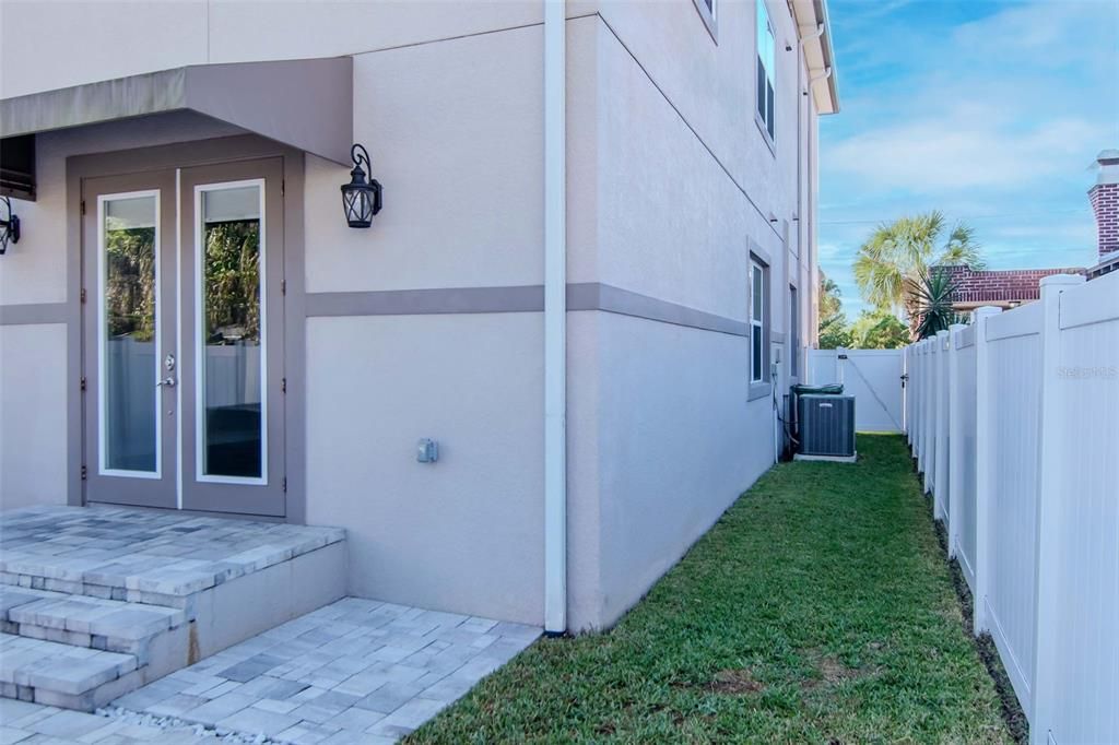 For Sale: $749,000 (3 beds, 2 baths, 2000 Square Feet)