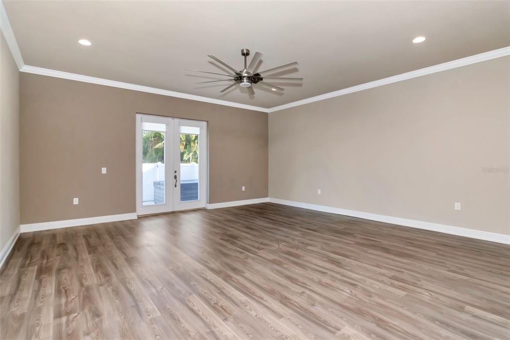 For Sale: $749,000 (3 beds, 2 baths, 2000 Square Feet)