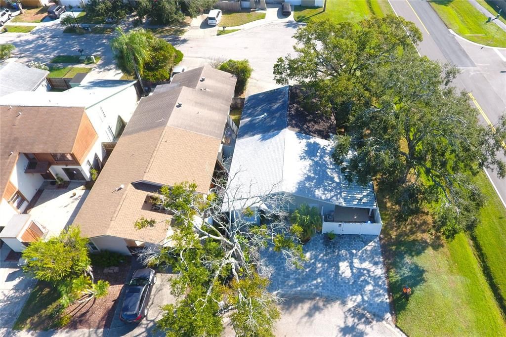 For Sale: $319,900 (2 beds, 1 baths, 923 Square Feet)