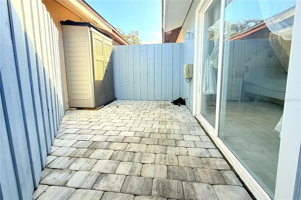 For Sale: $319,900 (2 beds, 1 baths, 923 Square Feet)