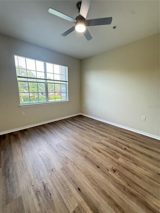 待售: $185,000 (1 贝兹, 1 浴室, 801 平方英尺)