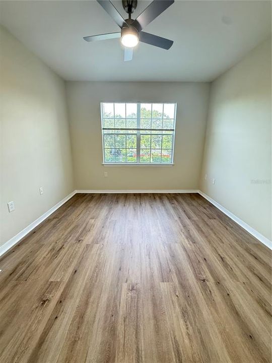 待售: $185,000 (1 贝兹, 1 浴室, 801 平方英尺)