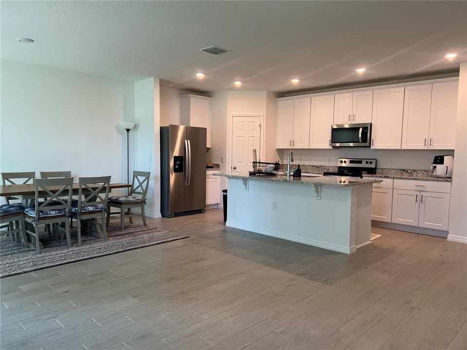 For Rent: $2,000 (4 beds, 2 baths, 1840 Square Feet)