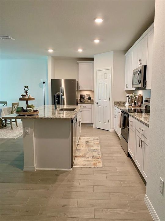 For Rent: $2,000 (4 beds, 2 baths, 1840 Square Feet)