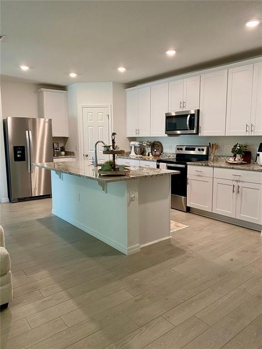 For Rent: $2,000 (4 beds, 2 baths, 1840 Square Feet)