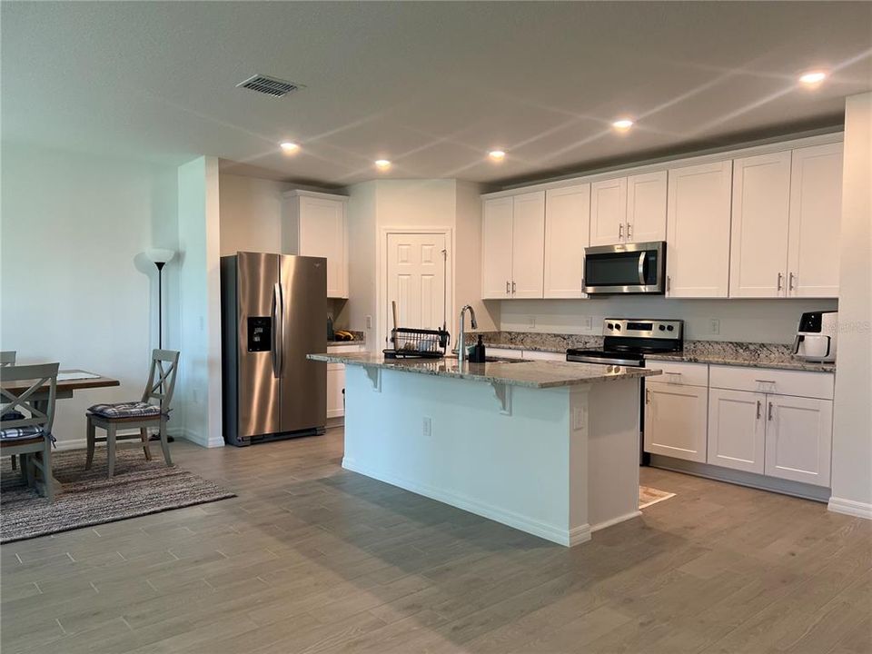 For Rent: $2,000 (4 beds, 2 baths, 1840 Square Feet)