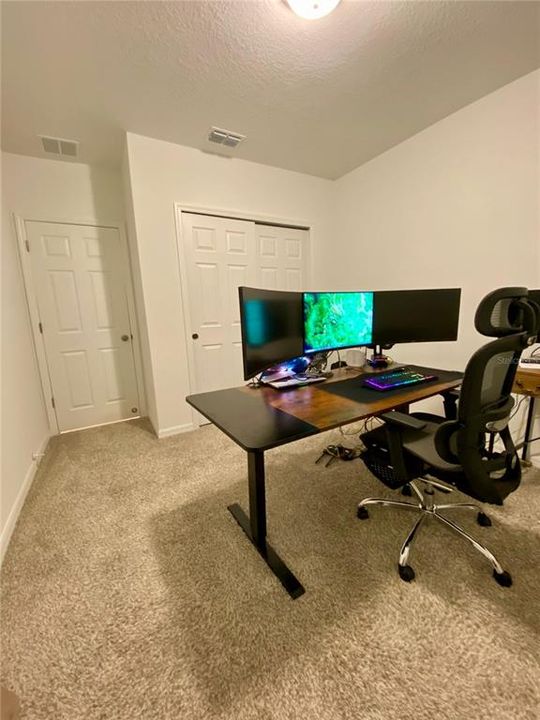 For Rent: $2,000 (4 beds, 2 baths, 1840 Square Feet)