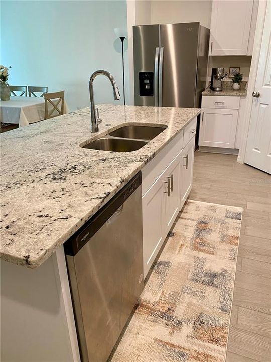 For Rent: $2,000 (4 beds, 2 baths, 1840 Square Feet)