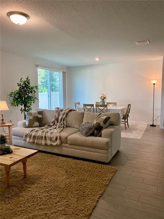 For Rent: $2,000 (4 beds, 2 baths, 1840 Square Feet)