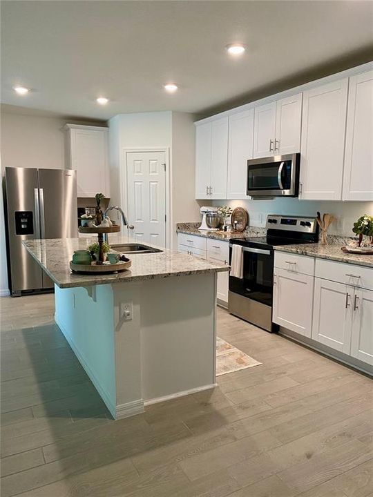 For Rent: $2,000 (4 beds, 2 baths, 1840 Square Feet)