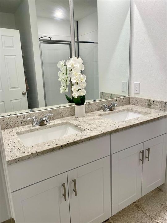 For Rent: $2,000 (4 beds, 2 baths, 1840 Square Feet)