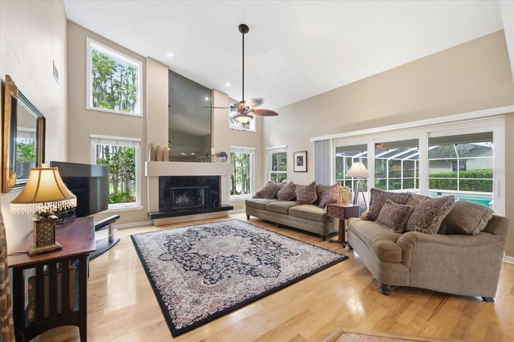 待售: $1,000,000 (4 贝兹, 2 浴室, 2986 平方英尺)