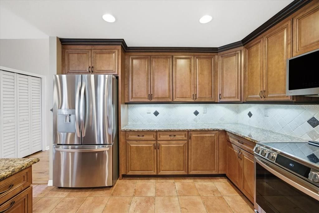 待售: $1,000,000 (4 贝兹, 2 浴室, 2986 平方英尺)