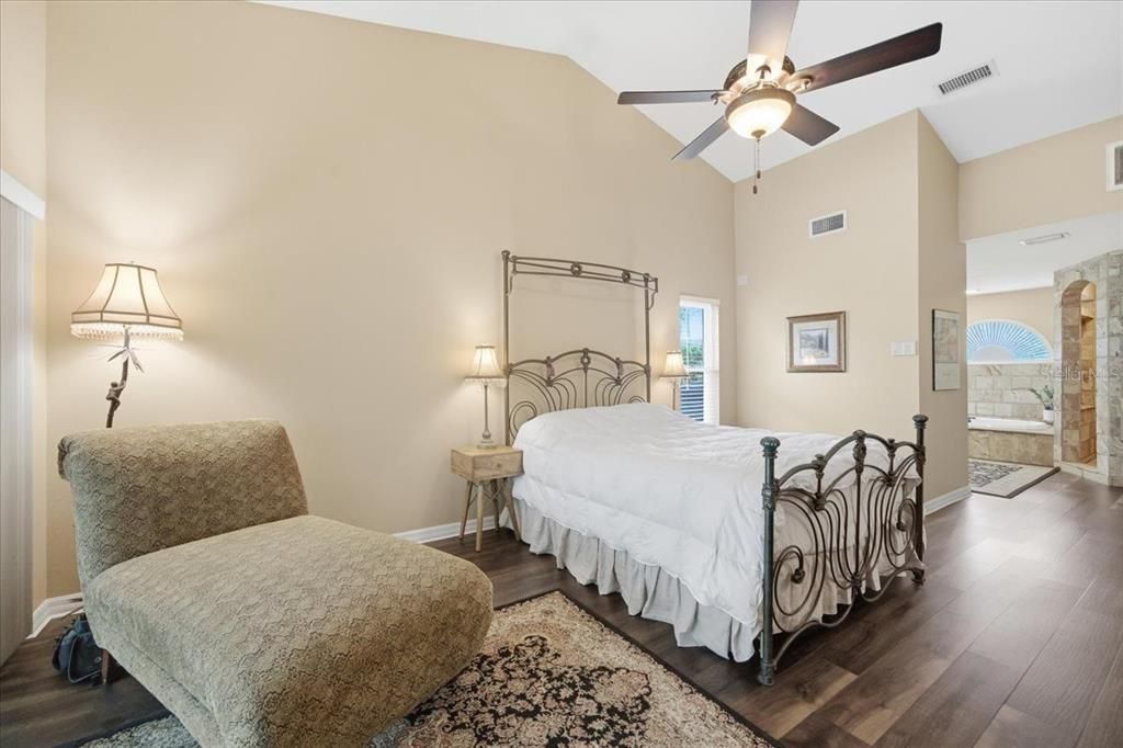 待售: $1,000,000 (4 贝兹, 2 浴室, 2986 平方英尺)