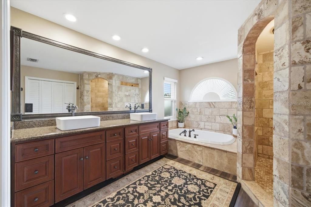 待售: $1,000,000 (4 贝兹, 2 浴室, 2986 平方英尺)