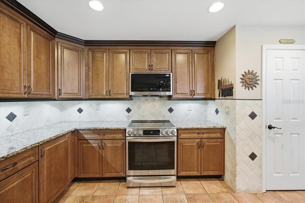 待售: $1,000,000 (4 贝兹, 2 浴室, 2986 平方英尺)