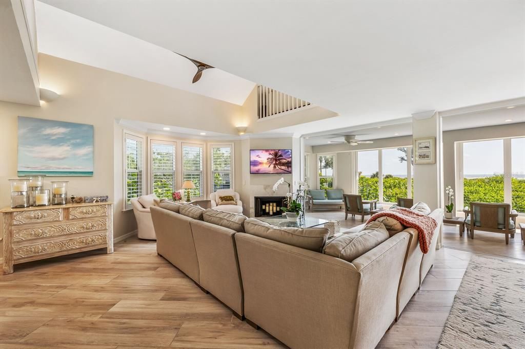 На продажу: $5,500,000 (3 спален, 4 ванн, 3351 Квадратных фут)