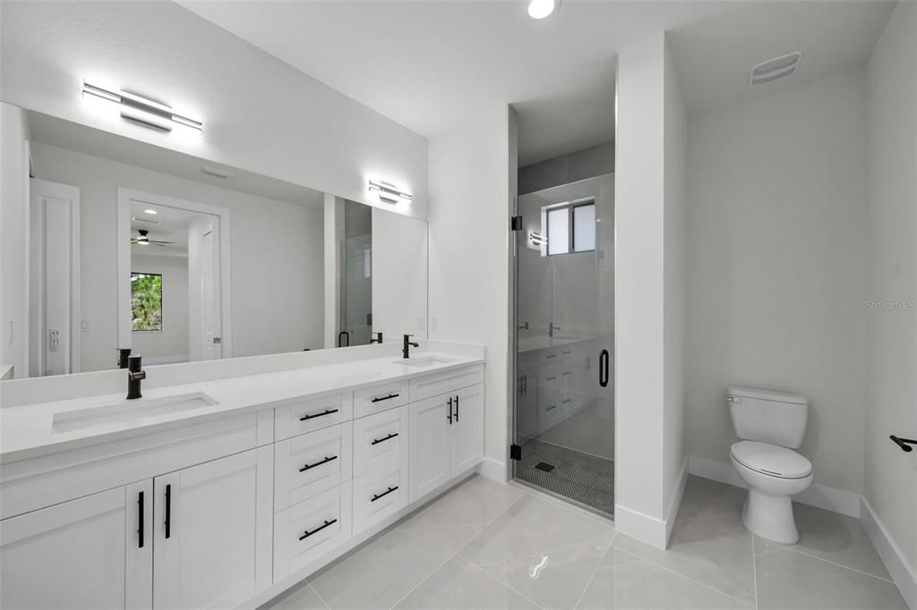 For Sale: $480,000 (3 beds, 2 baths, 1839 Square Feet)