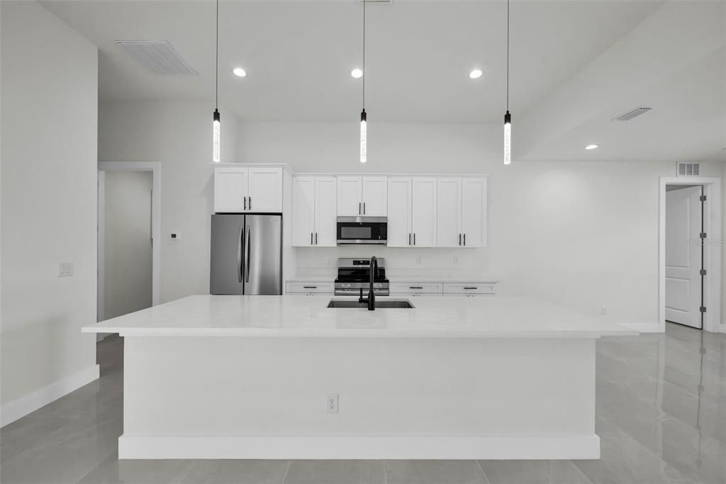 For Sale: $480,000 (3 beds, 2 baths, 1839 Square Feet)