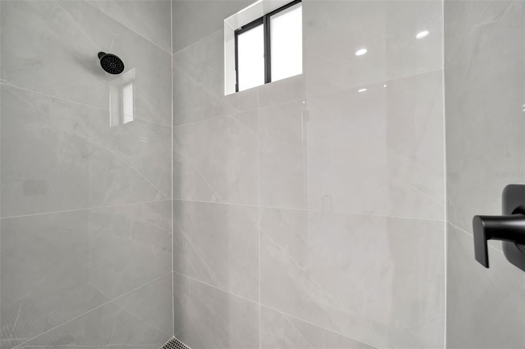 For Sale: $480,000 (3 beds, 2 baths, 1839 Square Feet)