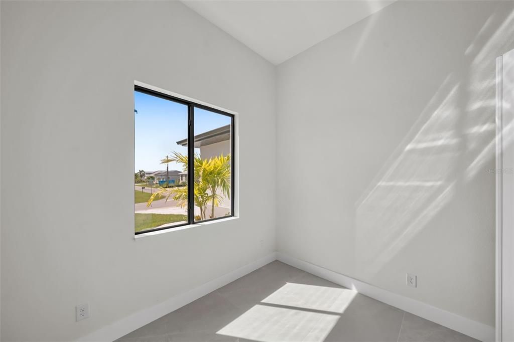 For Sale: $480,000 (3 beds, 2 baths, 1839 Square Feet)