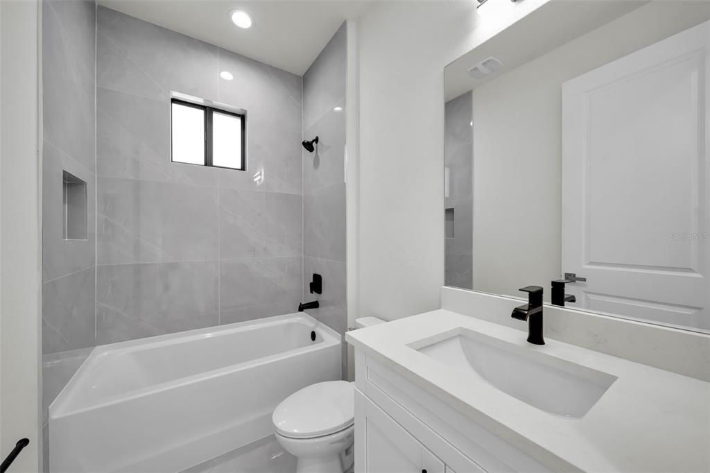 For Sale: $480,000 (3 beds, 2 baths, 1839 Square Feet)