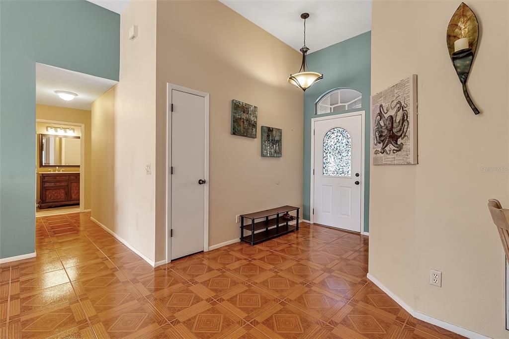 For Sale: $449,900 (4 beds, 2 baths, 1933 Square Feet)