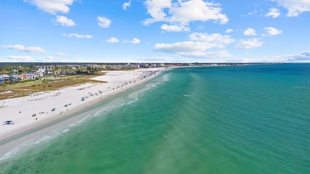 На продажу: $7,900,000 (5 спален, 5 ванн, 4863 Квадратных фут)