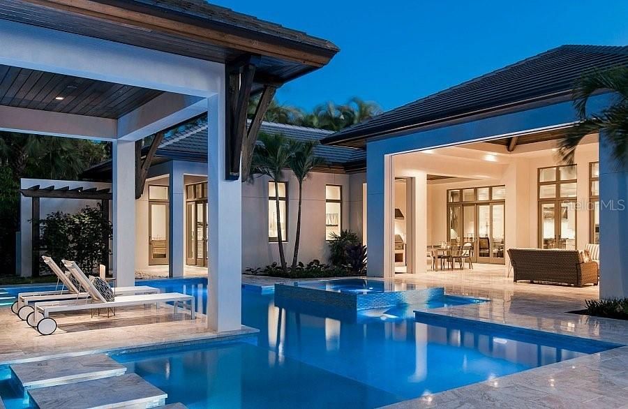 На продажу: $7,900,000 (5 спален, 5 ванн, 4863 Квадратных фут)