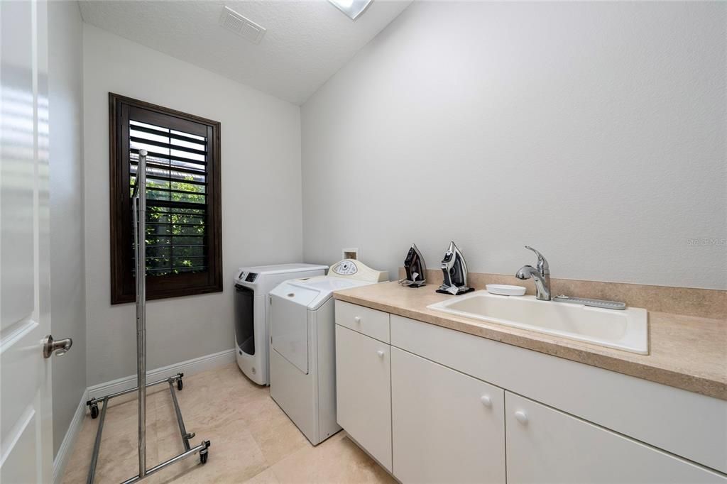 En Venta: $1,629,000 (5 camas, 3 baños, 3967 Pies cuadrados)