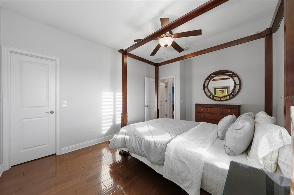 En Venta: $1,629,000 (5 camas, 3 baños, 3967 Pies cuadrados)