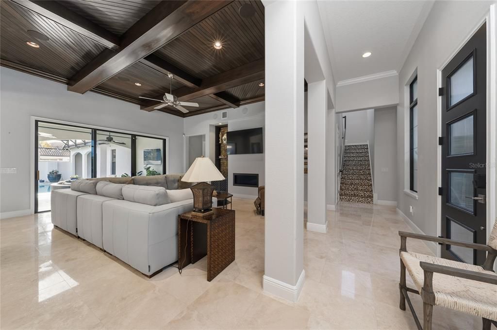 En Venta: $1,629,000 (5 camas, 3 baños, 3967 Pies cuadrados)