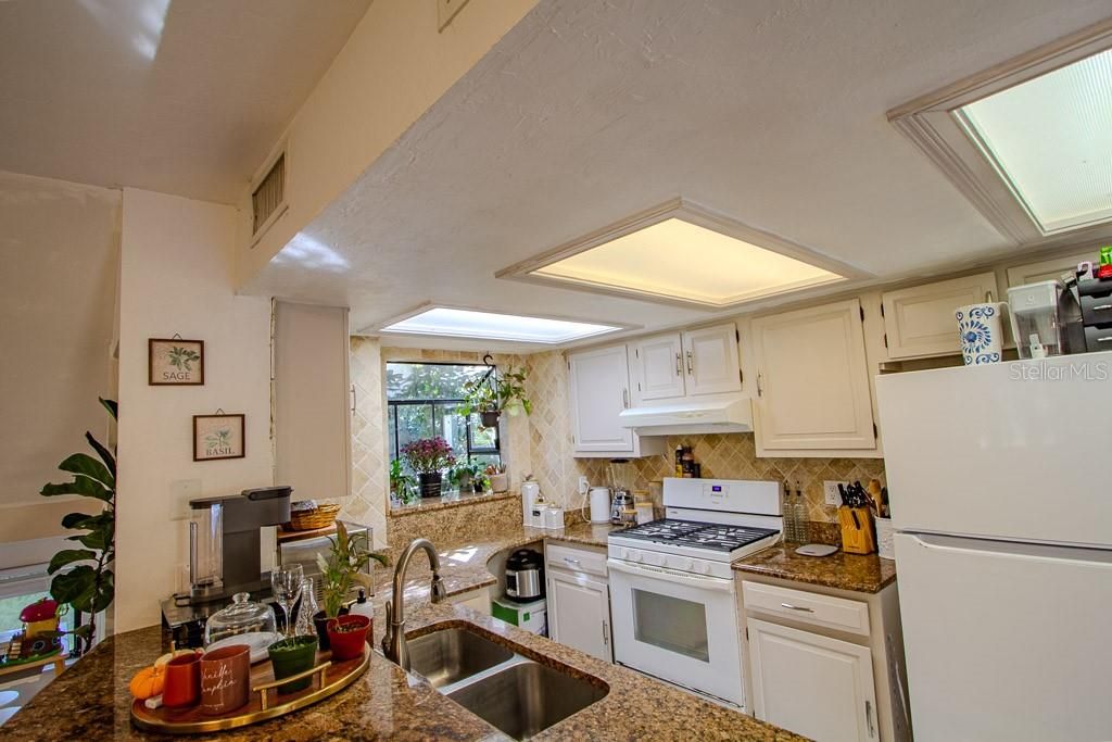 Active With Contract: $485,000 (4 beds, 3 baths, 2444 Square Feet)