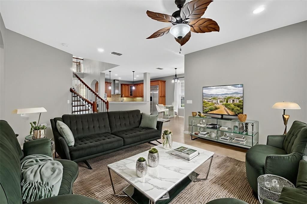 Под контрактом: $575,000 (5 спален, 4 ванн, 3360 Квадратных фут)