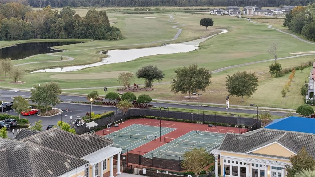 Под контрактом: $575,000 (5 спален, 4 ванн, 3360 Квадратных фут)