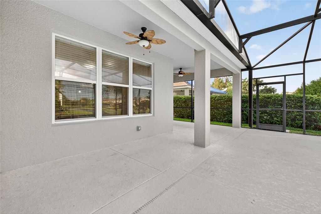 Под контрактом: $575,000 (5 спален, 4 ванн, 3360 Квадратных фут)