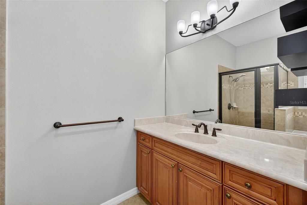 Под контрактом: $575,000 (5 спален, 4 ванн, 3360 Квадратных фут)