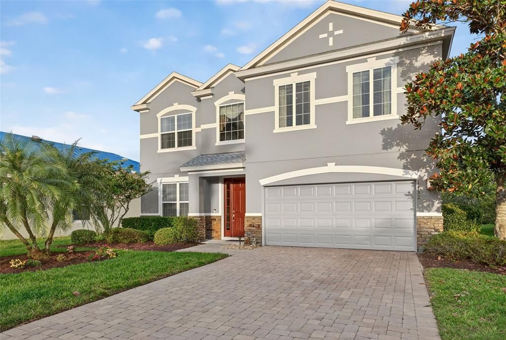 Под контрактом: $575,000 (5 спален, 4 ванн, 3360 Квадратных фут)