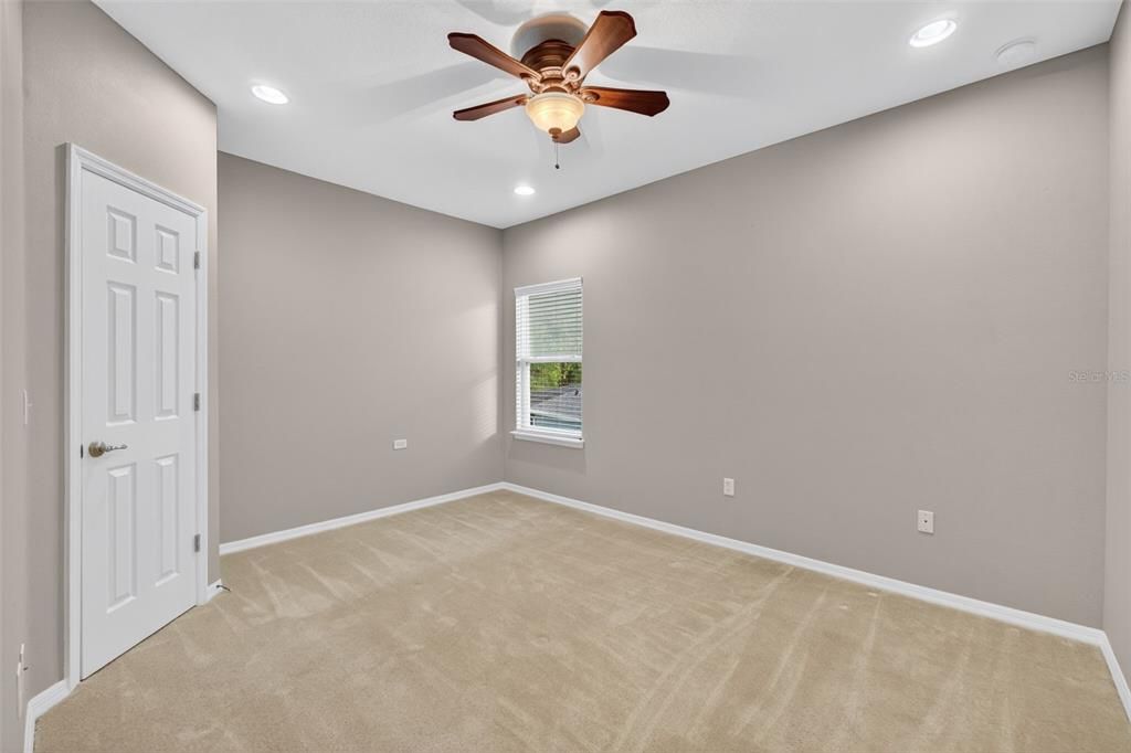 Под контрактом: $575,000 (5 спален, 4 ванн, 3360 Квадратных фут)