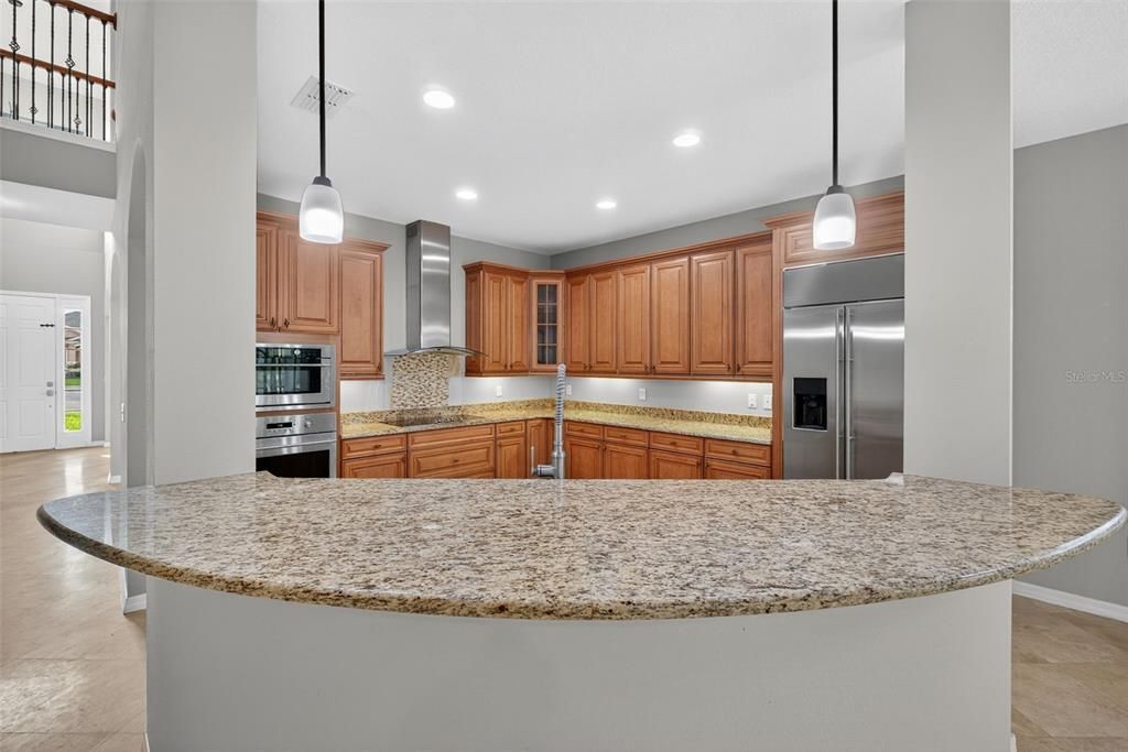 Под контрактом: $575,000 (5 спален, 4 ванн, 3360 Квадратных фут)