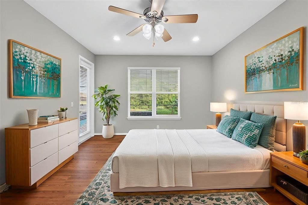 Под контрактом: $575,000 (5 спален, 4 ванн, 3360 Квадратных фут)